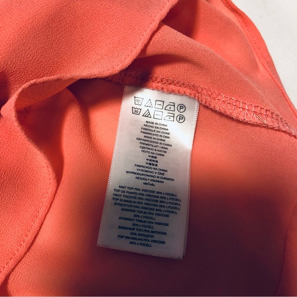 🌟Host Pick🌟Michael Kors M  Coral Sleeveless Top with Tiers - Picture 5 of 11